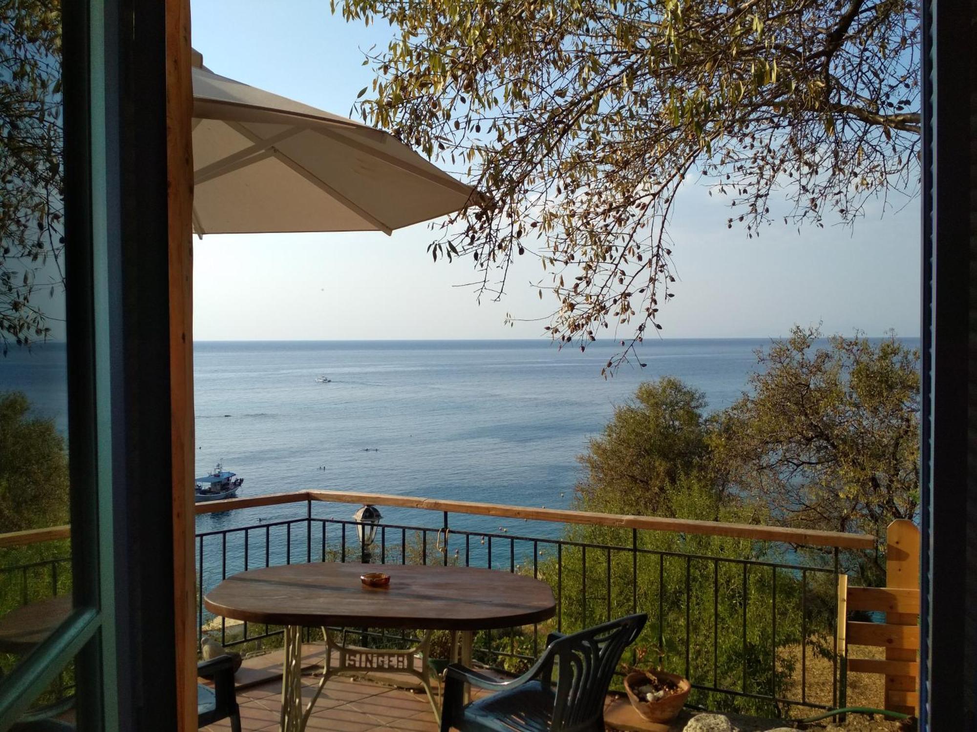 Ostria Πανσιόν